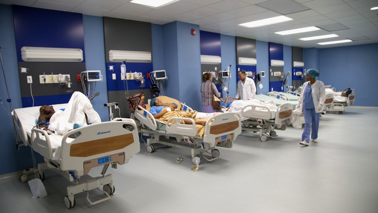 MACRI, Y SU SALUD PARA POCOS